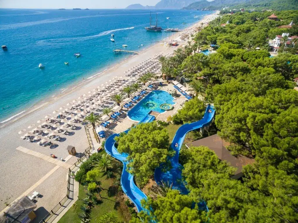 Kemer - jakie morze otacza ten popularny kurort turystyczny?