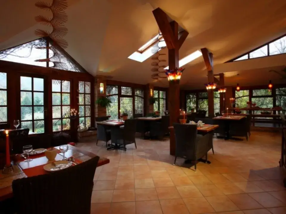 Gdzie zjeść w Rewalu? Najlepsze restauracje z pysznym jedzeniem