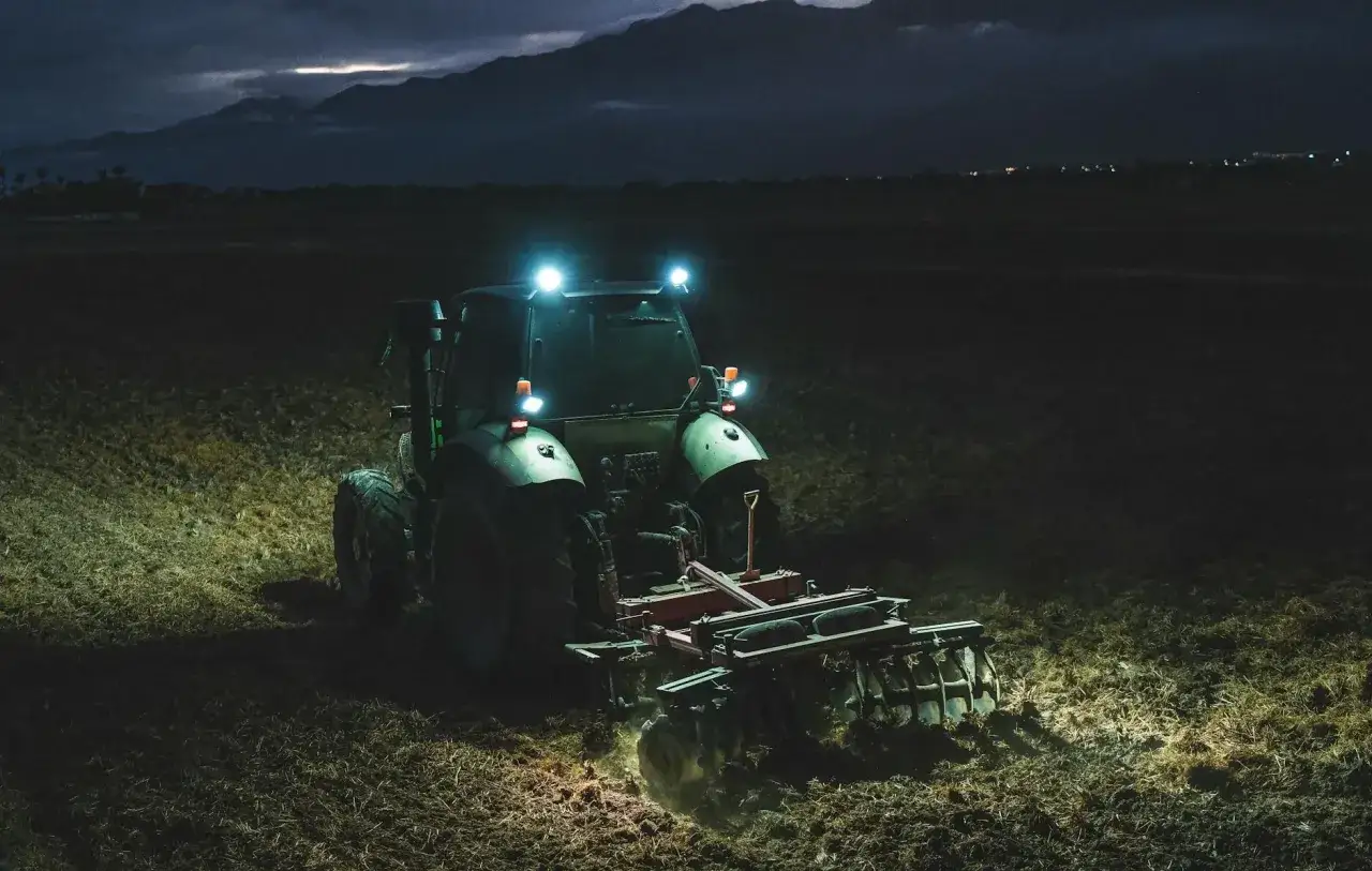 Ciągnik używany 120 KM: Jak wybrać najlepszy i nie przepłacić?