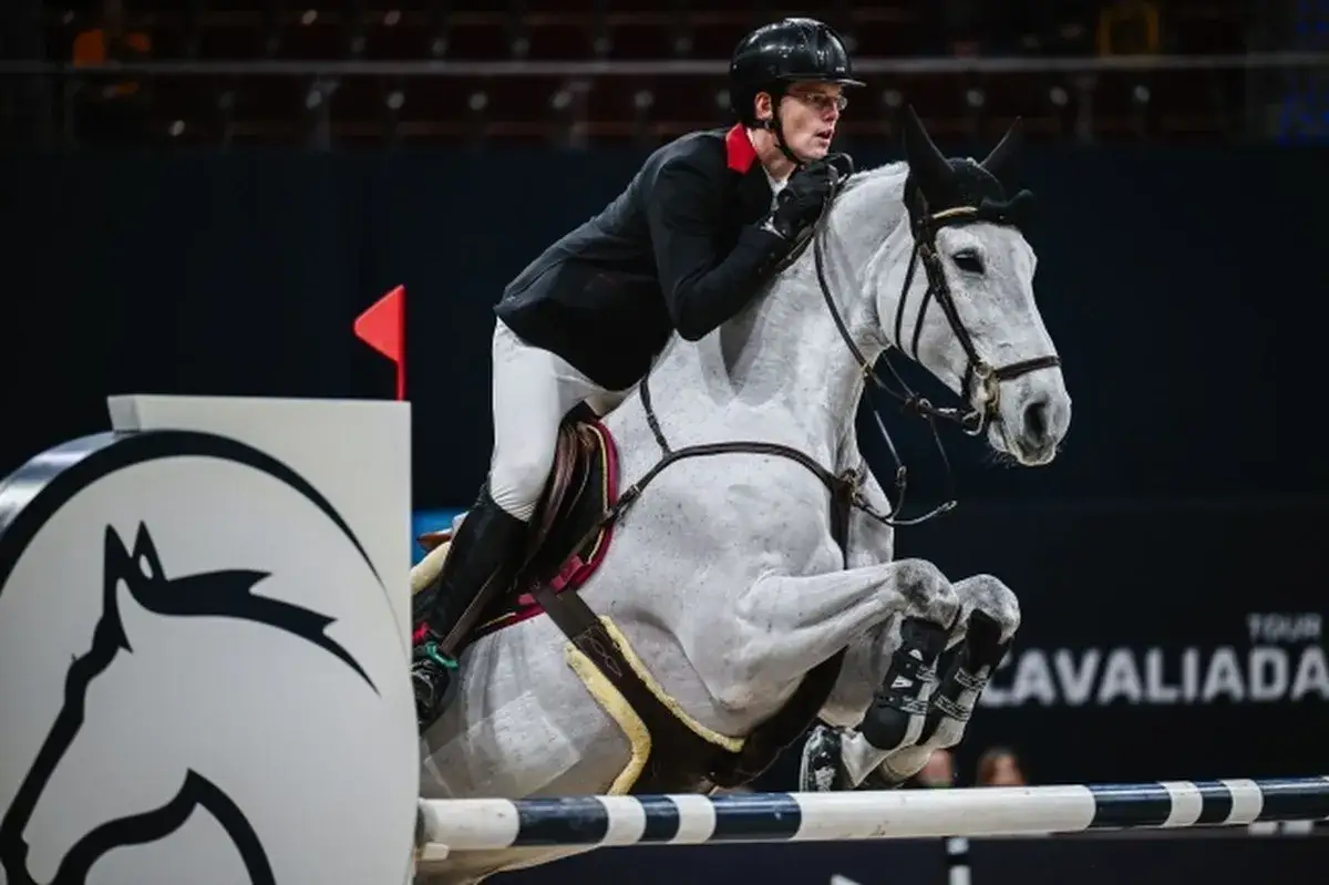 Gdzie oglądać jeździectwo w TV i online? Nie przegap żadnych zawodów!