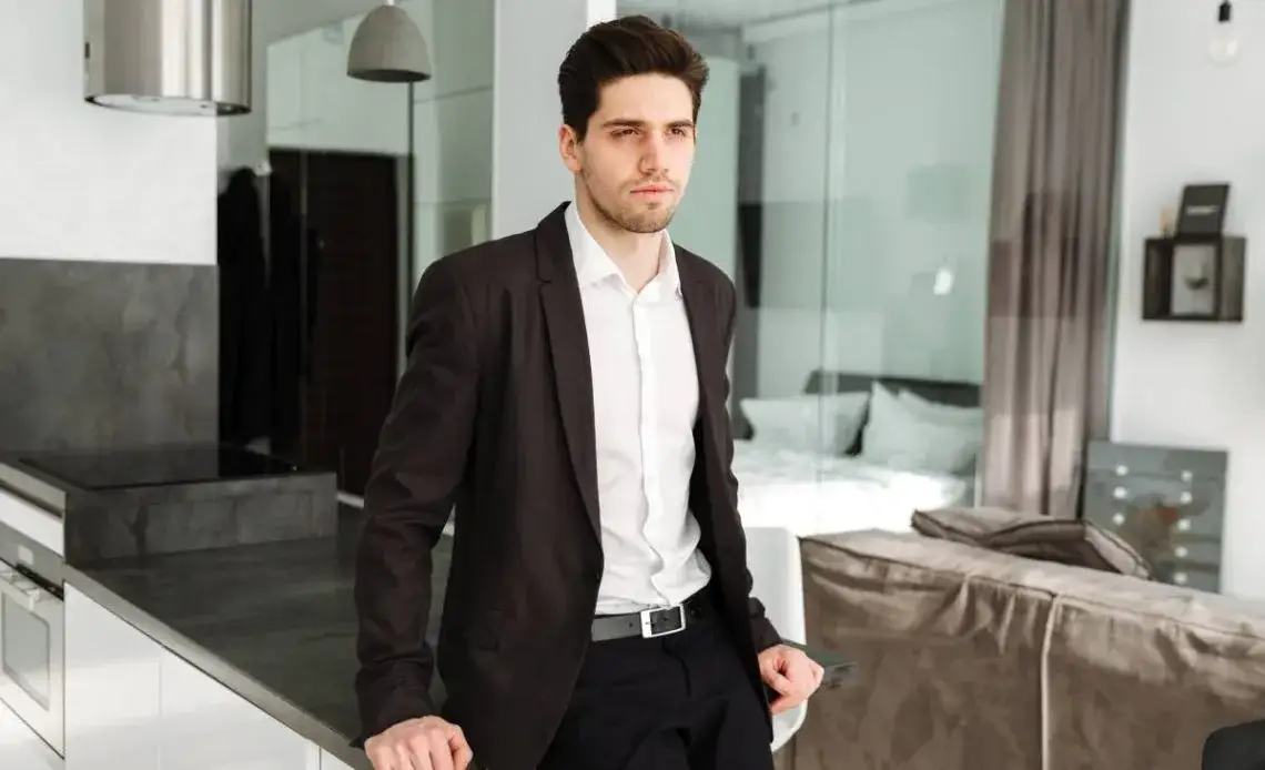 Komornik sprzedaje udział w mieszkaniu? Poznaj swoje prawa!