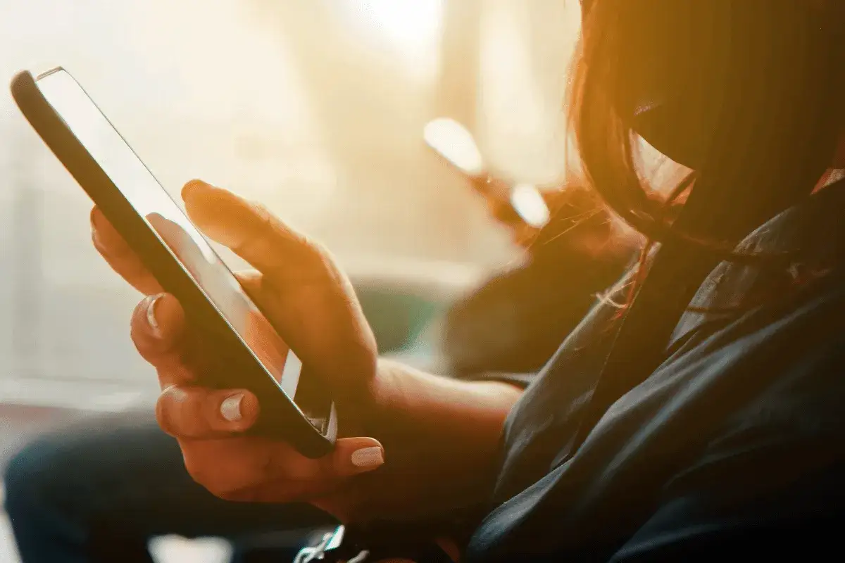 Wyłącz niebieskie światło w telefonie: Lepszy sen i ochrona wzroku