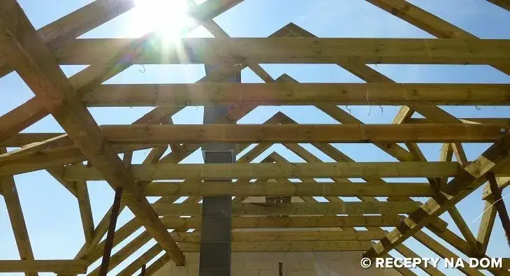 Czym ocieplić komin na strychu, by uniknąć wysokich kosztów?