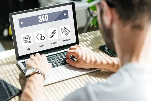 Czym jest content SEO manager? Kluczowe obowiązki i znaczenie w marketingu