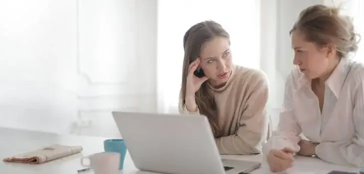 Jak napisać CV po liceum, aby wyróżnić się na rynku pracy?