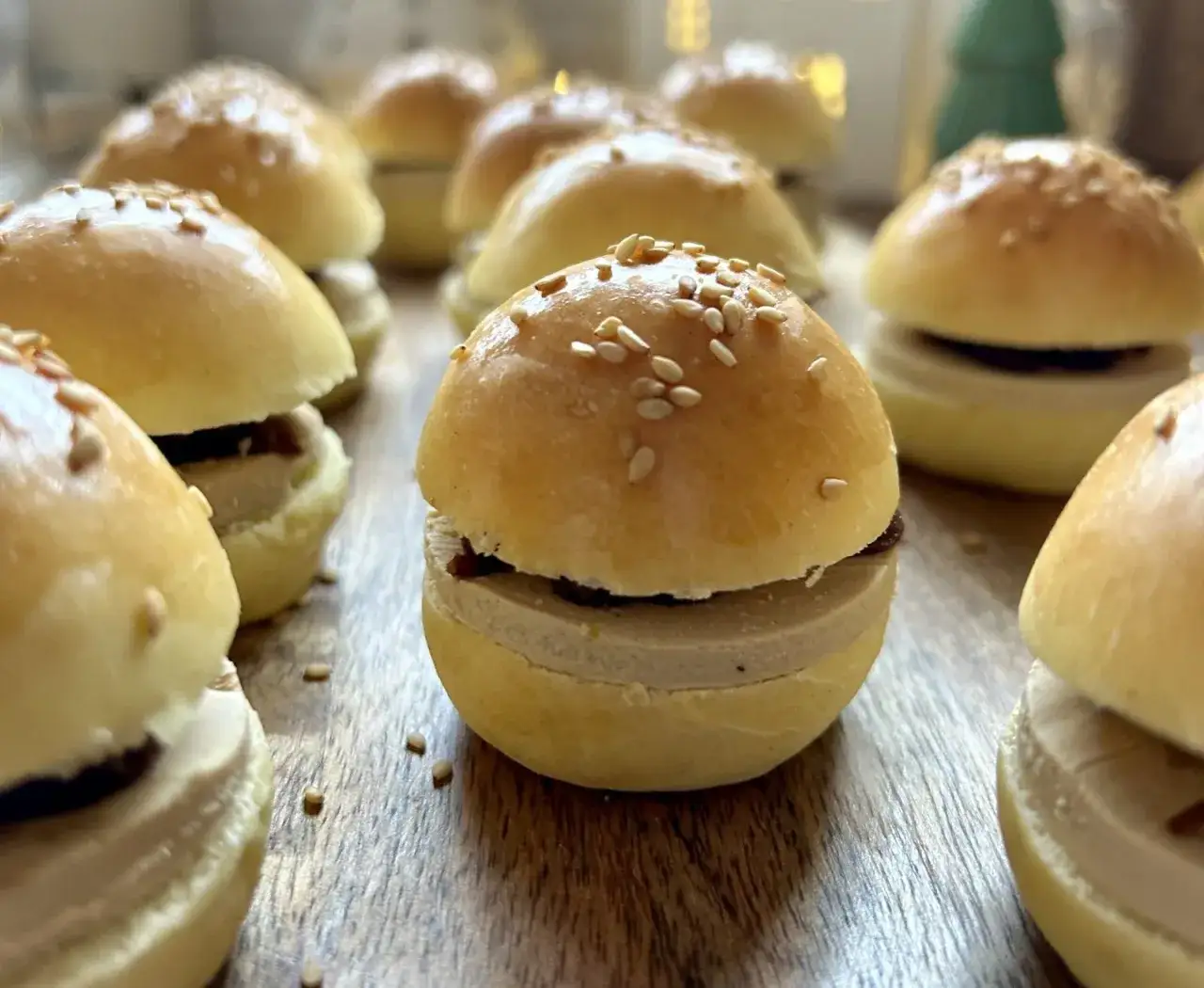 Mini burgers parfaits : recettes, astuces & buns maison pour l'apéro