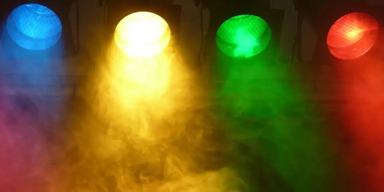 Światło RGB: Jakie są zastosowania i jak efektywnie je wykorzystać?