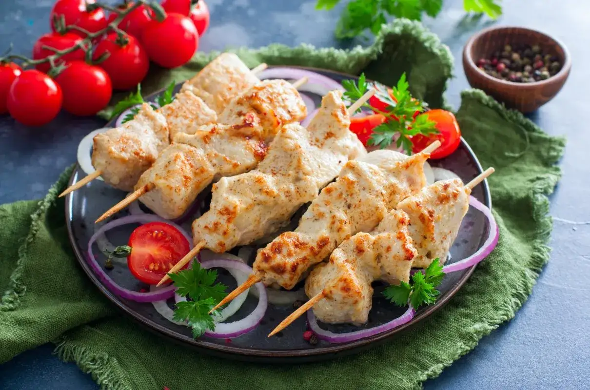 Ile piec szaszłyki drobiowe w piekarniku, aby były idealne?