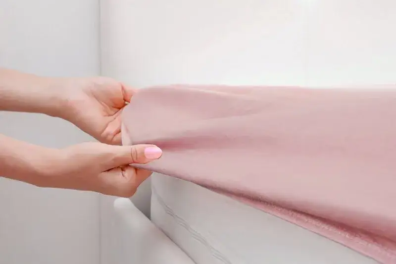 Jak dobrać prześcieradło z gumką do materaca, aby uniknąć problemów?