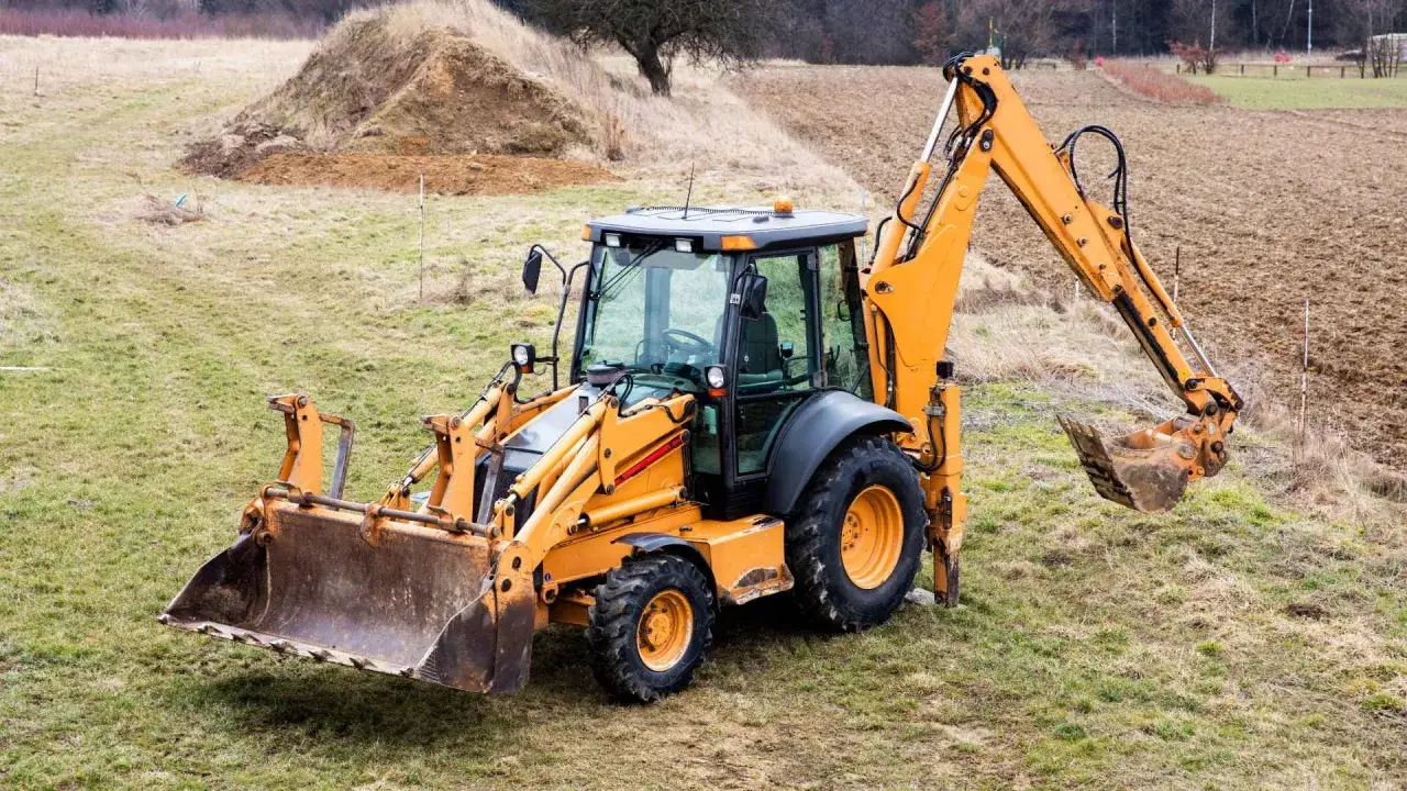 Uprawnienia klasy 1 na koparko-ładowarki: Czy to Twój szczyt kariery?