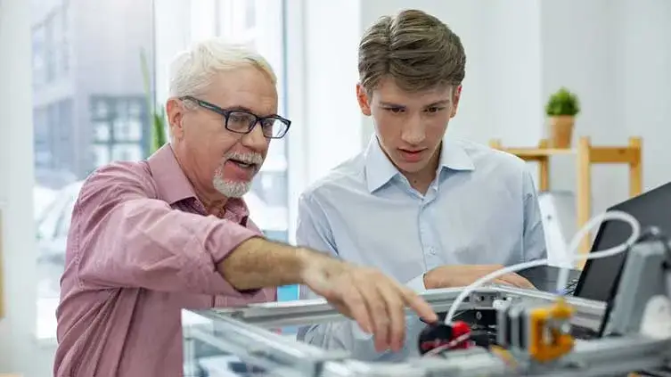 Jak zatrudnić praktykanta ucznia i uniknąć najczęstszych błędów