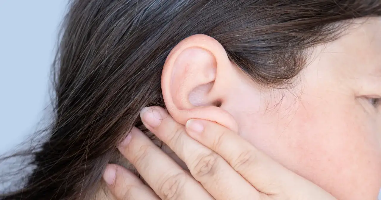 Pisk w uszach: Niepokojący objaw? Zrozum i znajdź ulgę