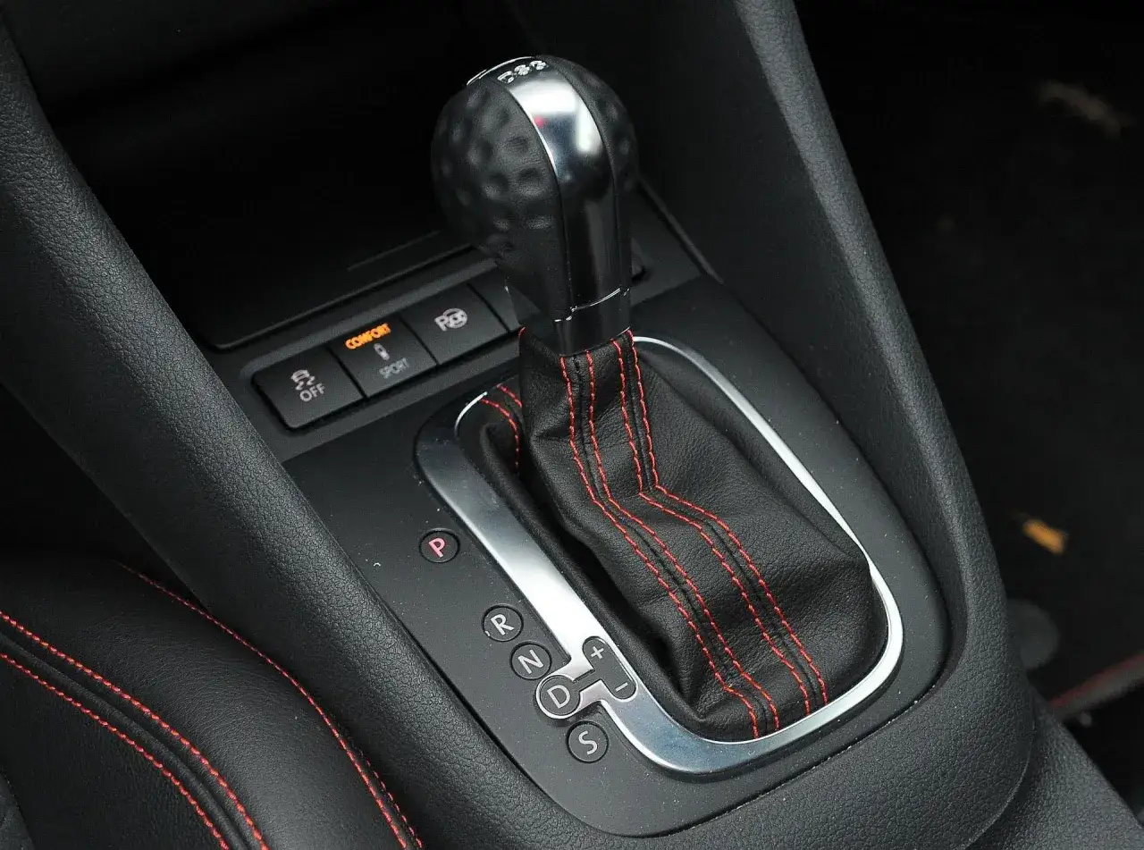 Sprzęgło w automacie: jest czy go nie ma? Ekspert wyjaśnia!