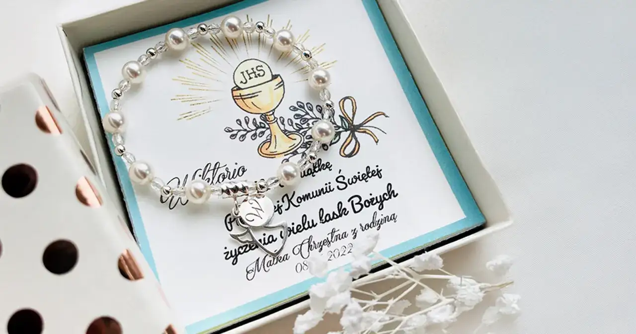 Prezent komunijny od chrzestnej 2026: Ile dać? Uniknij gafy!