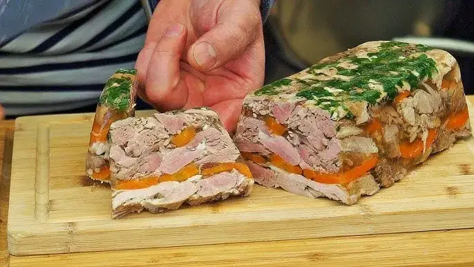 Jak ugotować galaretę z nóżek i golonki - sprawdzony przepis na smaczne danie