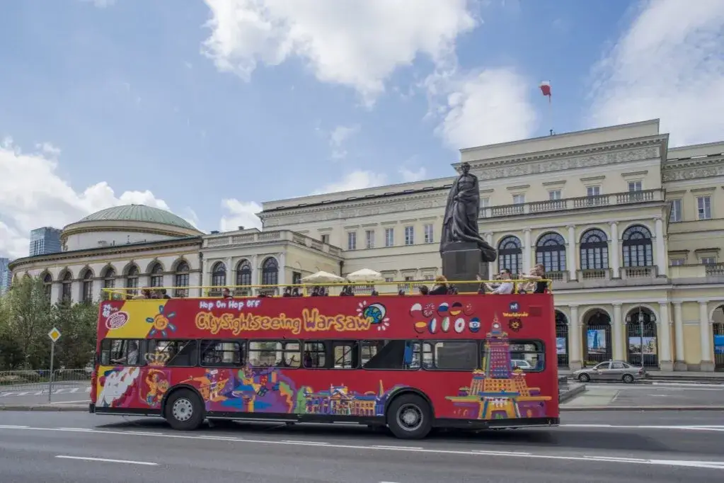 Warszawa Hop-On Hop-Off: Gdzie wsiąść? Przystanek Dworzec Centralny