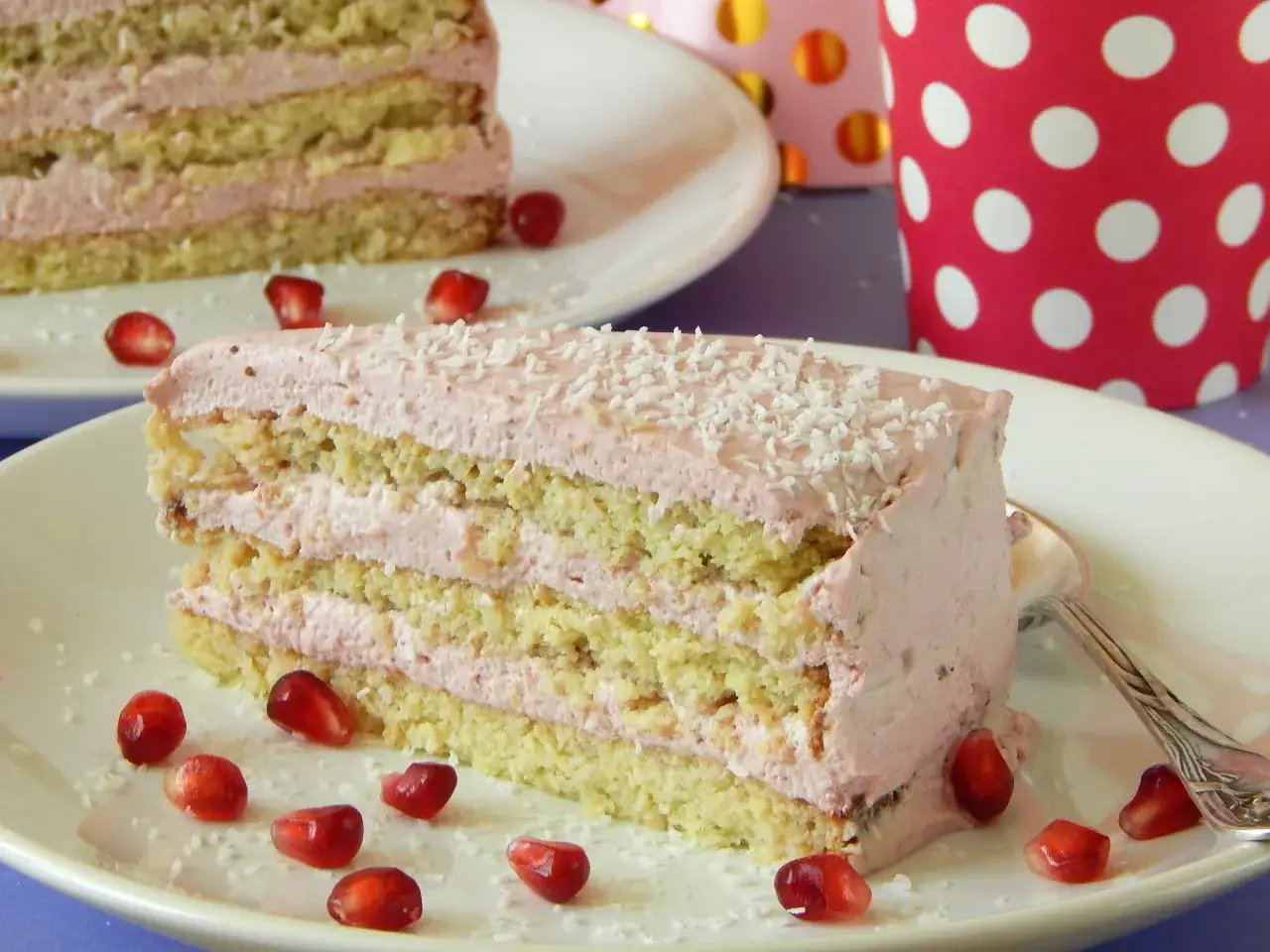 Zdrowy tort na roczek przepis bez cukru, który zachwyci malucha