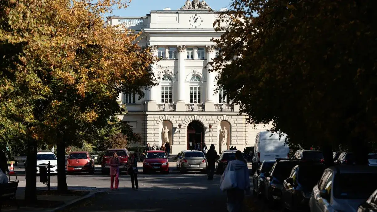 Uniwersytet Warszawski na Krakowskim Przedmieściu – lokalizacja i wydziały