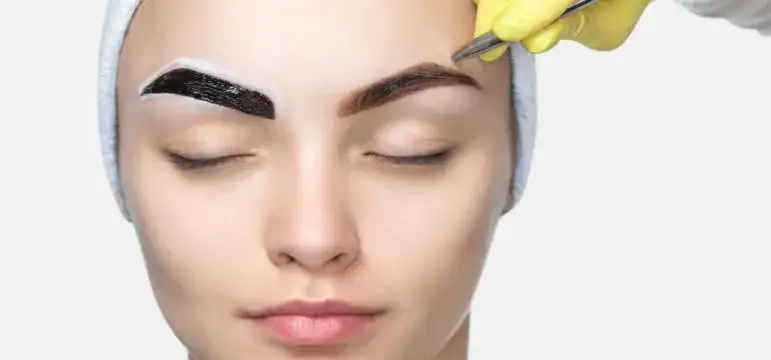 Henna pudrowa na czym polega – poznaj korzyści i efekty zabiegu