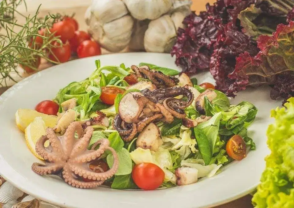 Gdzie zjeść w Ustroniu Morskim? Najlepsze miejsca na posiłek