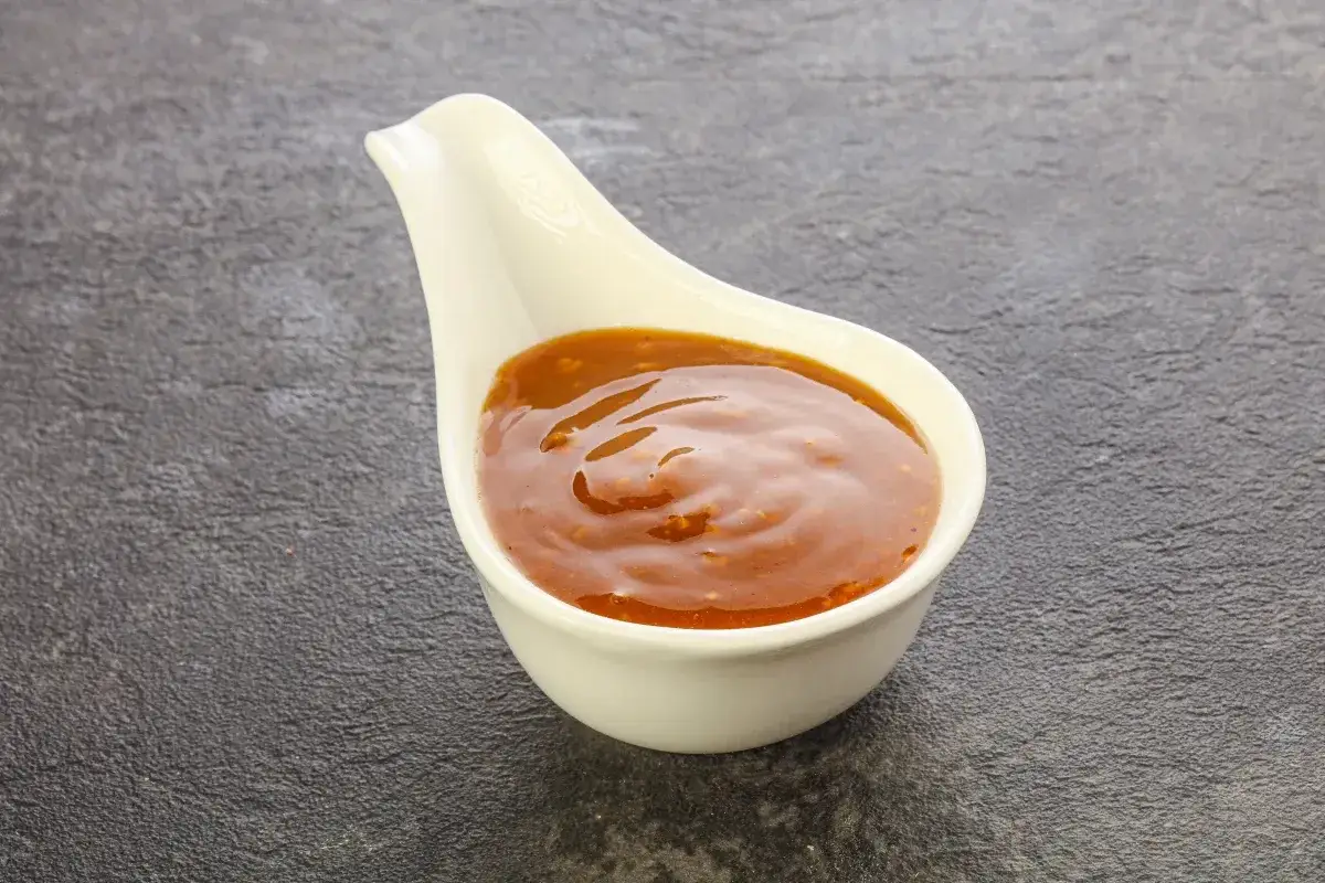 Jak zrobić sos z tłuszczu po upieczeniu, aby nie zmarnować smaku