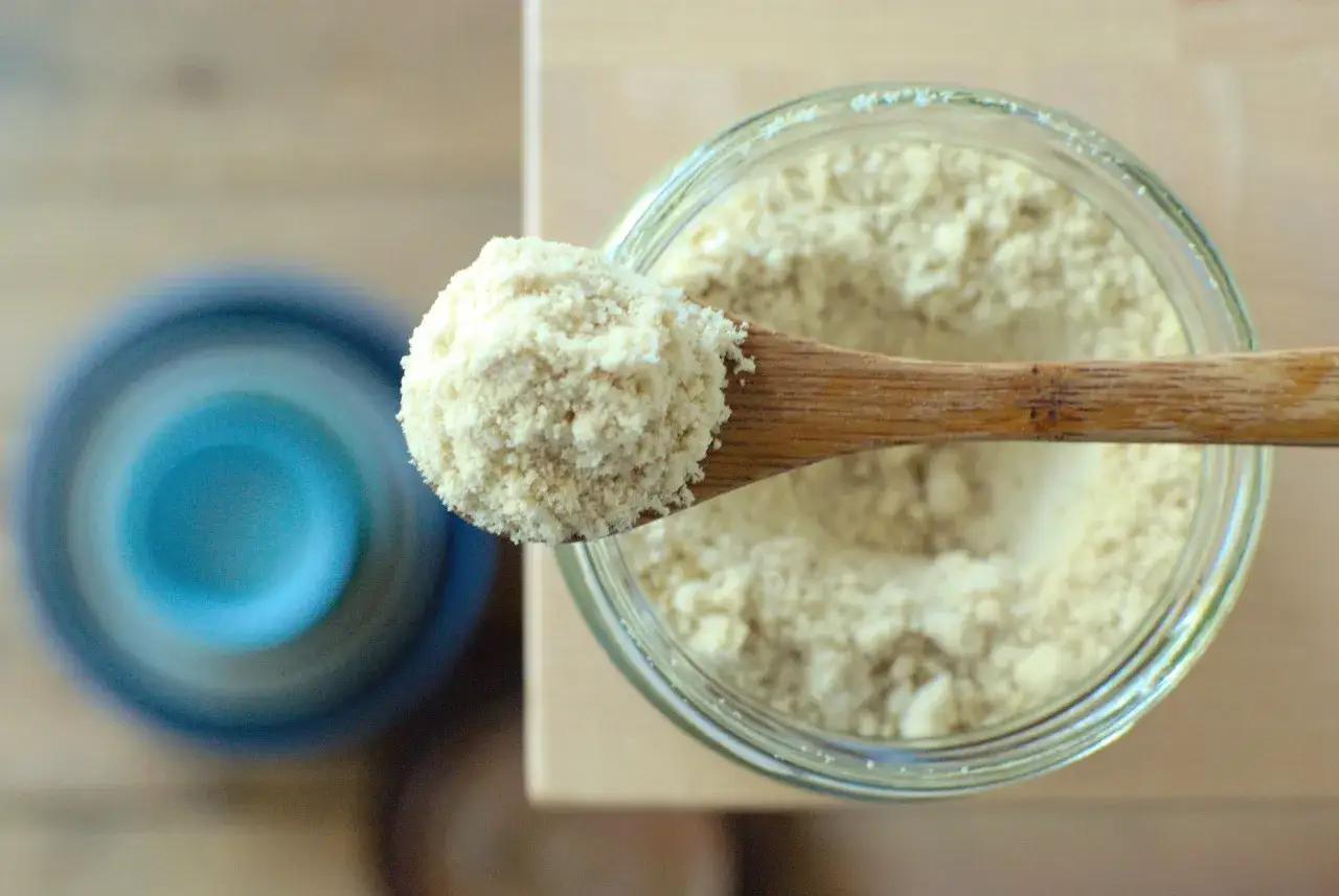 Jak zrobić parmezan w domu – tradycyjny przepis i szybka wersja wegańska