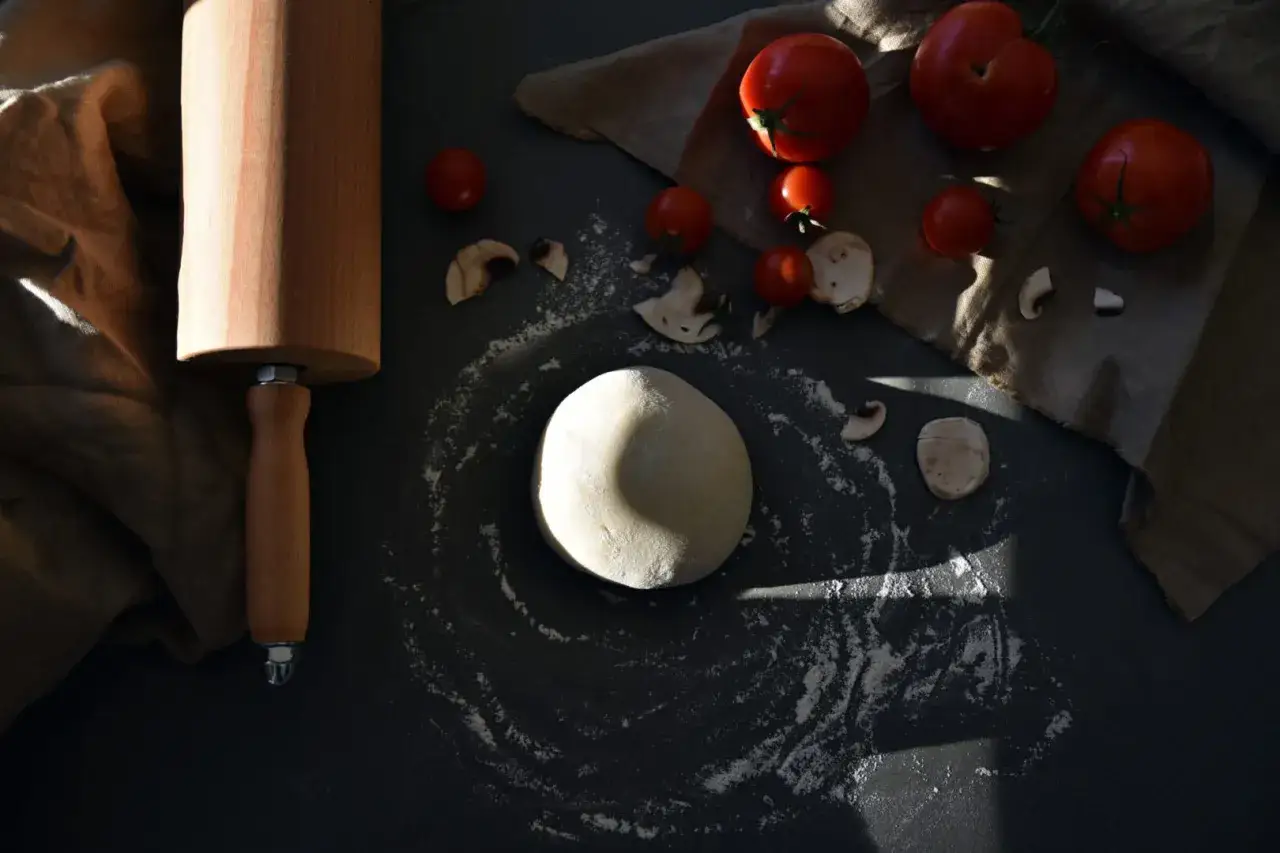 Ile drożdży na 1 kg mąki pizza - uniknij błędów w pieczeniu