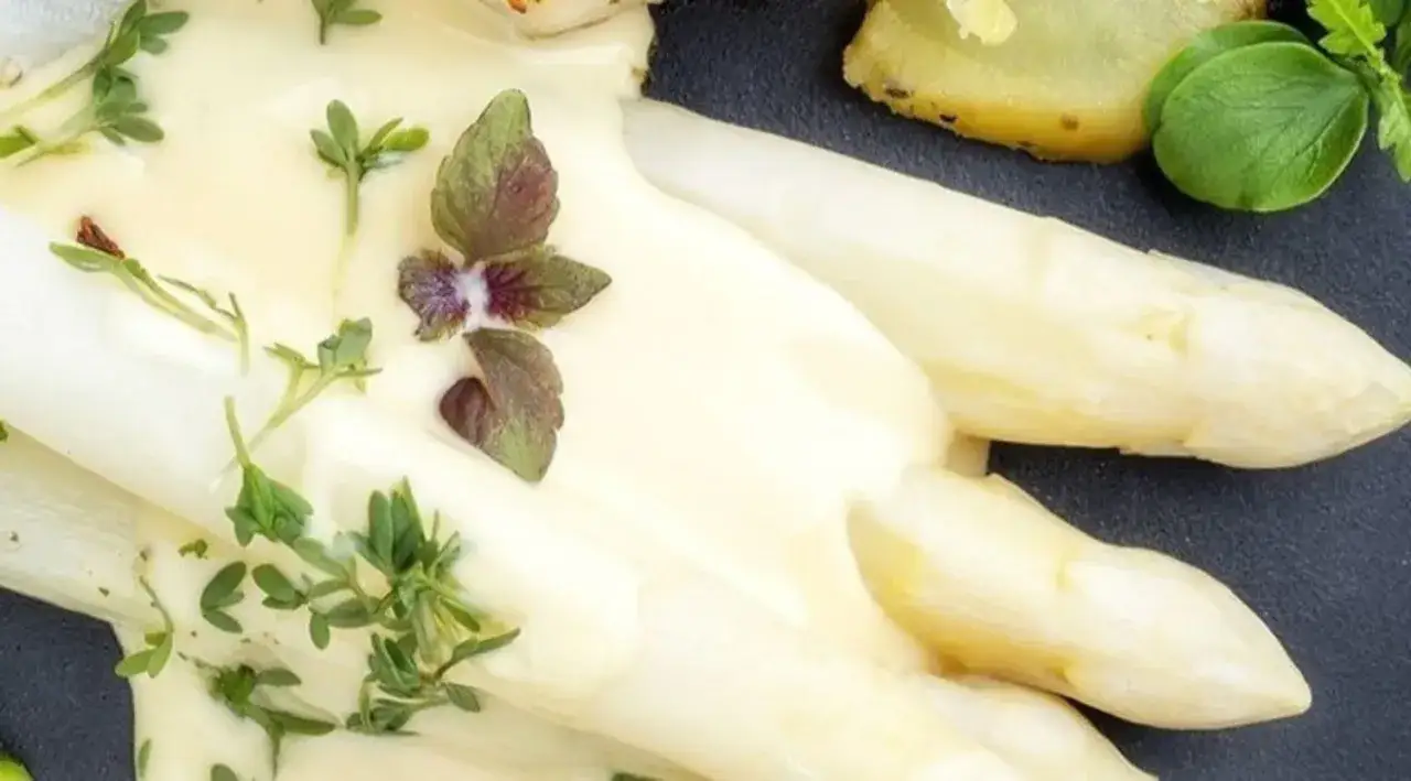 Welches Gewürz passt zu Spargel? So verfeinern Sie ihn perfekt