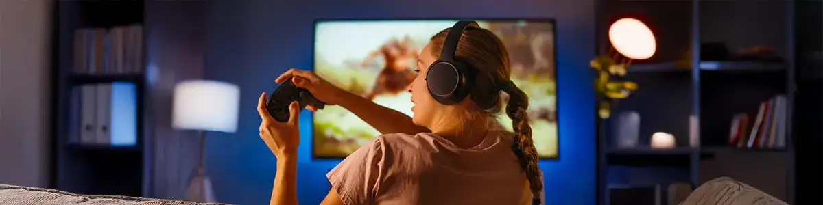 Jakie słuchawki do PS5 wybrać, aby nie przepłacać i grać lepiej?