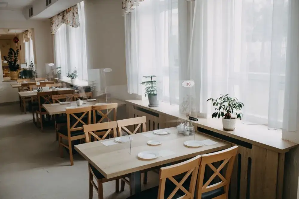 Pokoje w Sanatorium Świt Solec-Zdrój: Co musisz wiedzieć przed rezerwacją?