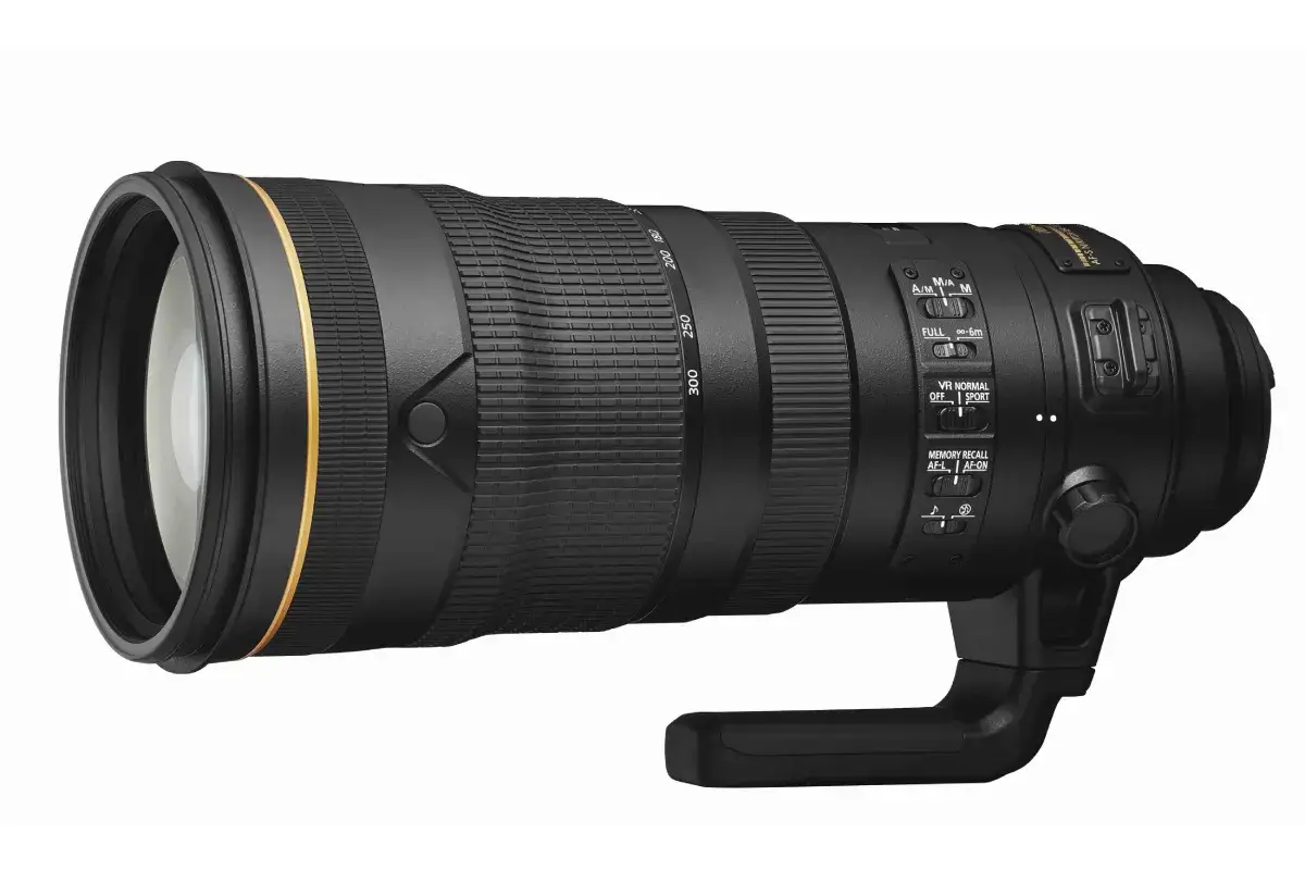 Profesjonalny obiektyw af-s z uchwytem, z oznaczeniami ogniskowych 200-300 mm i przełącznikami trybów.
