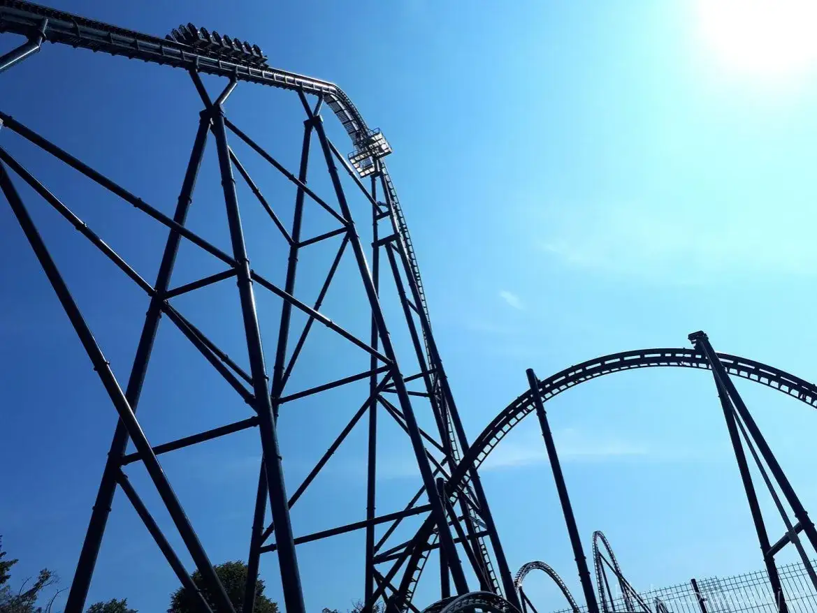 Od jakiego wzrostu można wejść na Hyperiona? Sprawdź wymagania bezpieczeństwa