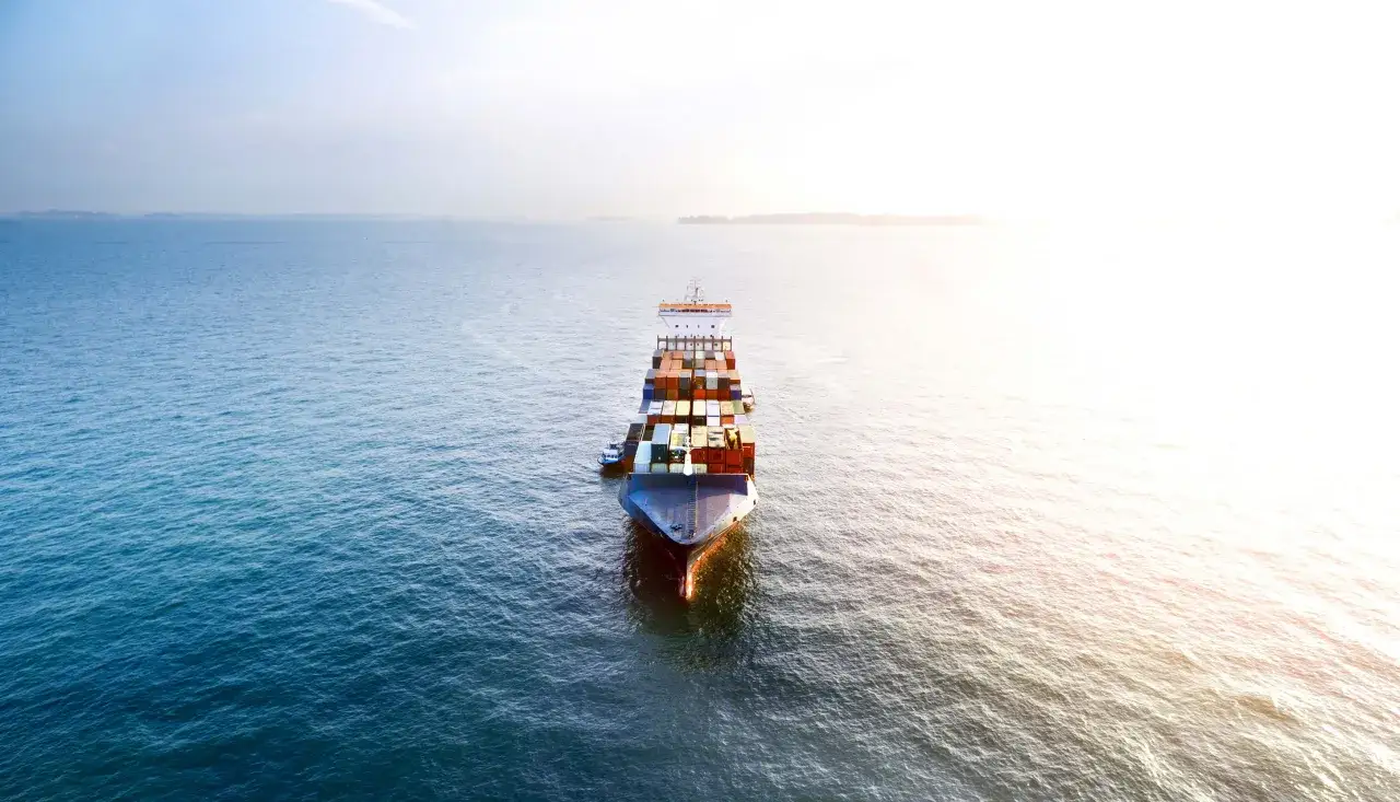 Obliczanie emisji CO2 w transporcie – jak zmniejszyć swój ślad węglowy