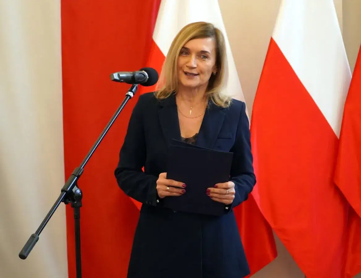 Ile zarabia kurator oświaty? Zaskakujące wynagrodzenia w edukacji