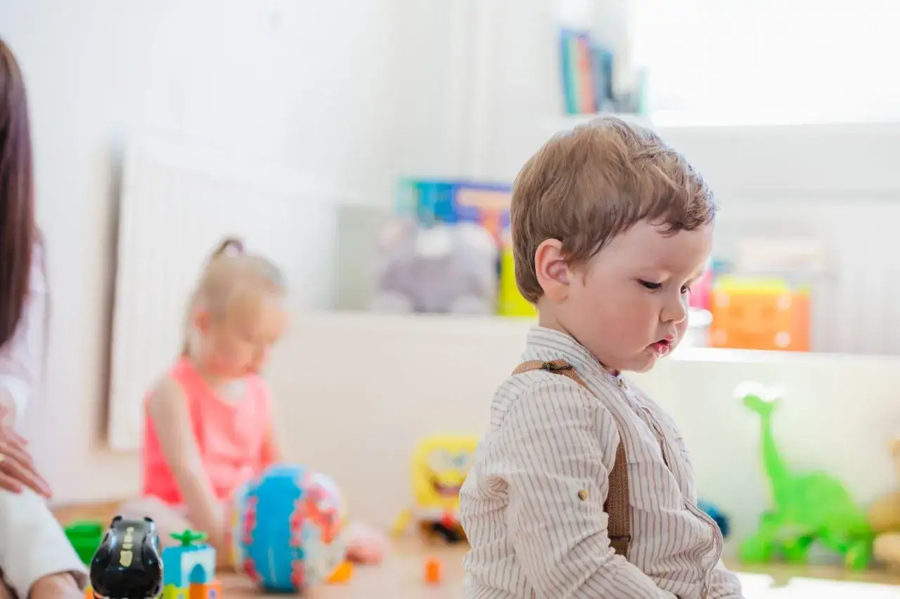 Od kiedy dziecko do żłobka? Kluczowe informacje o wieku i gotowości