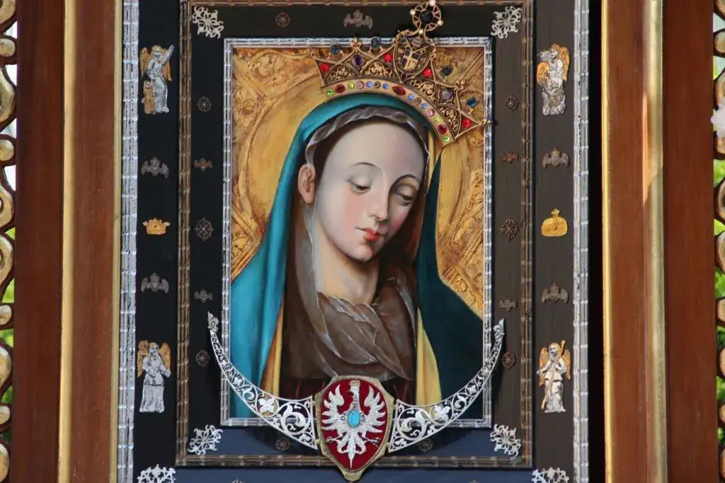 Sanktuarium Matki Bożej Cierpliwie Słuchającej w Rokitnie – historia i pielgrzymki