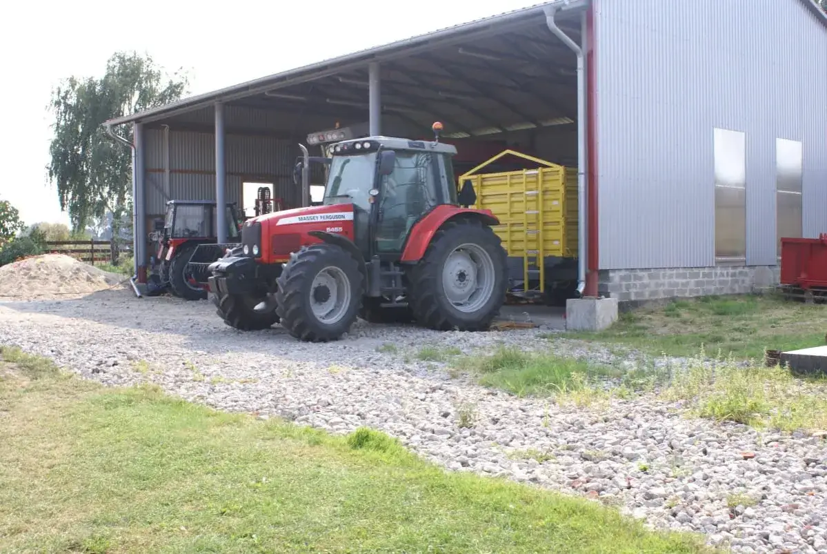 Cena ciągnika rolniczego: Co wpływa na koszt i jak sfinansować?