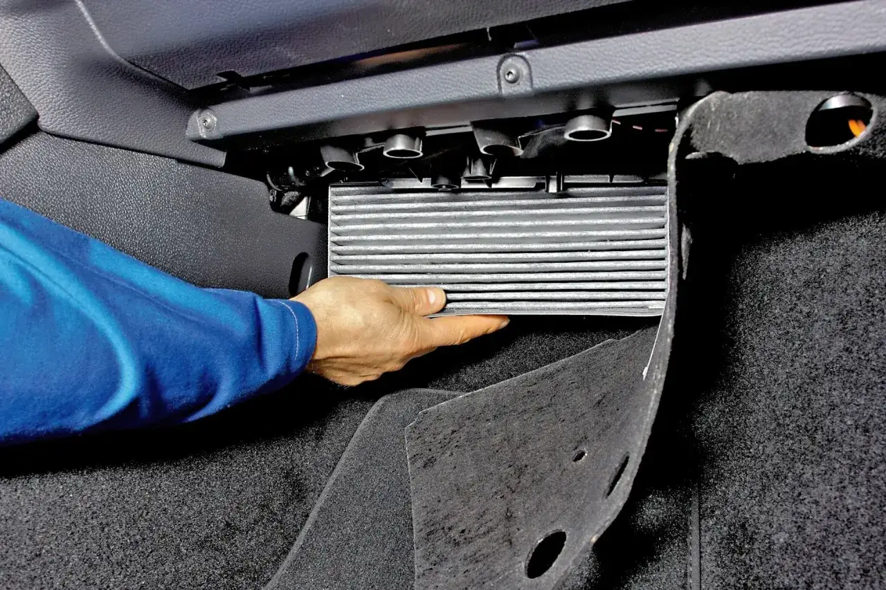 Fiat Panda: Wymiana filtra kabinowego. Czyste powietrze w 15 min!