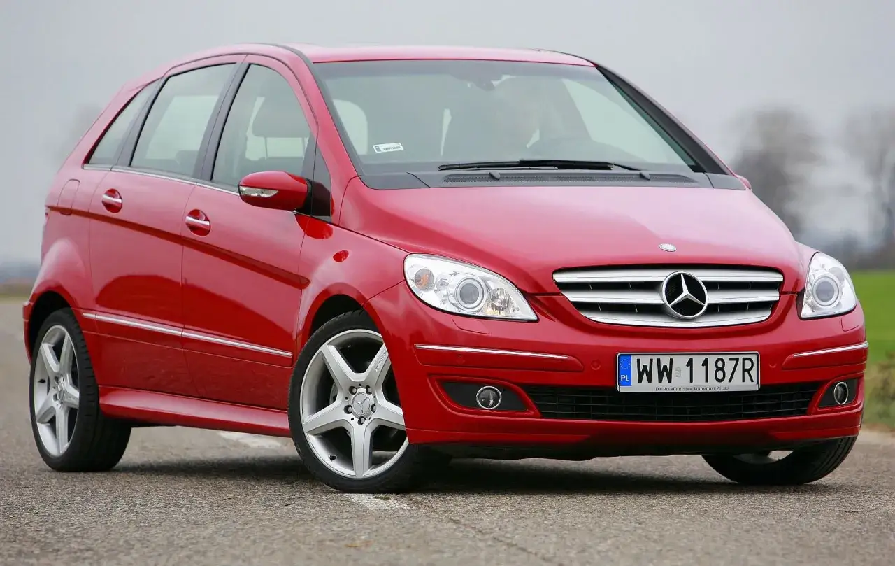 Mercedes Klasa B używany: Czy warto? Opinie, awarie, koszty.