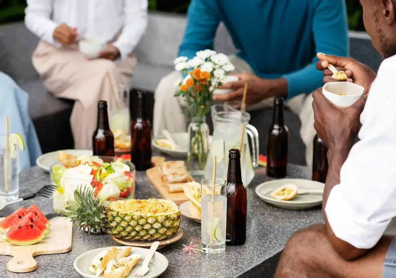 Catering do domu: przewodnik po organizacji i kosztach przyjęcia