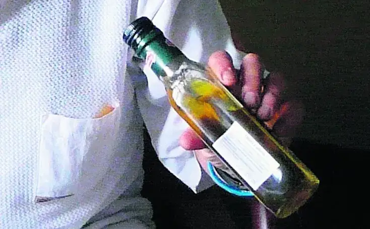 Jak wygląda zepsuta oliwa z oliwek? Objawy, które musisz znać