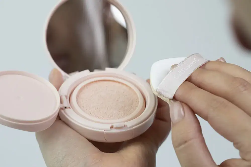 Jak reaplikować SPF na makijaż bez zniszczenia efektu końcowego