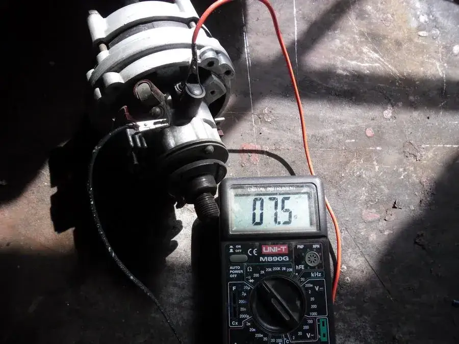 Jak sprawdzić uzwojenie alternatora miernikiem i uniknąć kosztownych napraw