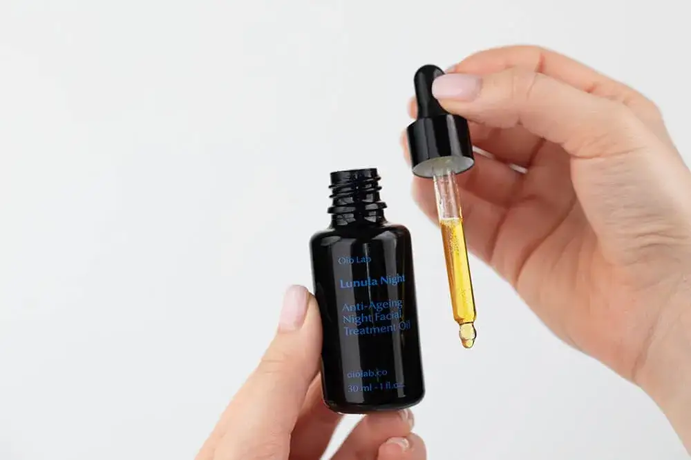 Iman of Noble Serum jak stosować – proste kroki dla pięknej skóry