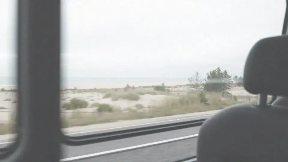 Jak dojechać z Kołobrzegu do Rewala? Sprawdź najlepsze opcje podróży