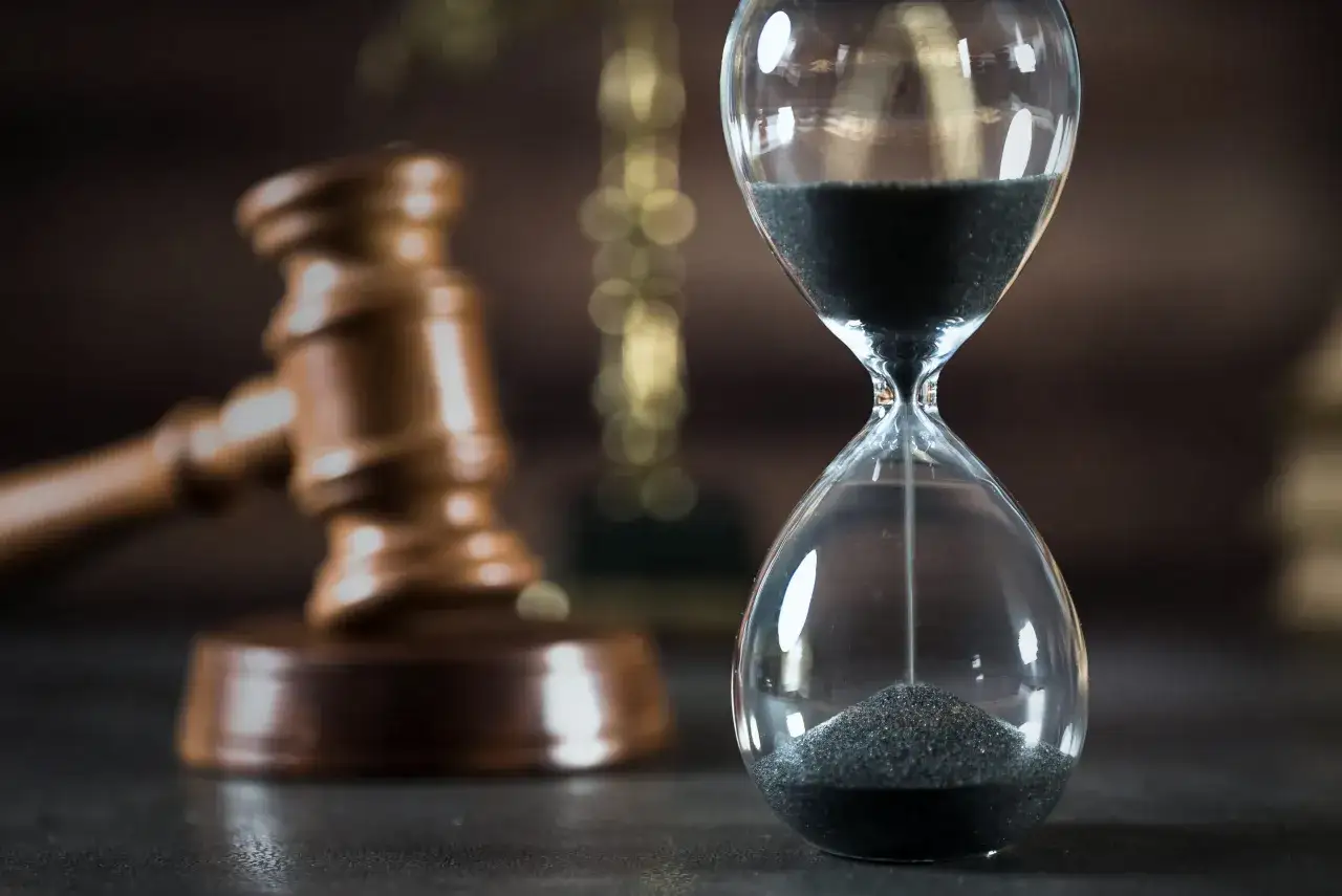 Po jakim czasie przedawnia się wyrok sądowy i co warto wiedzieć?