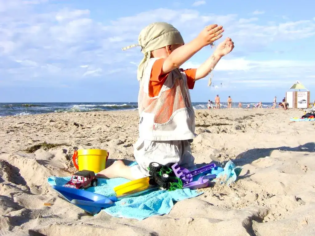 Tanie wakacje nad morzem z dziećmi - najlepsze miejsca i oferty