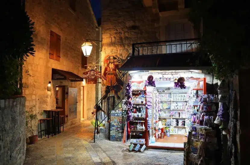 Czarnogóra: Pamiątki, smaki, trunki. Co wybrać i jak nie żałować?