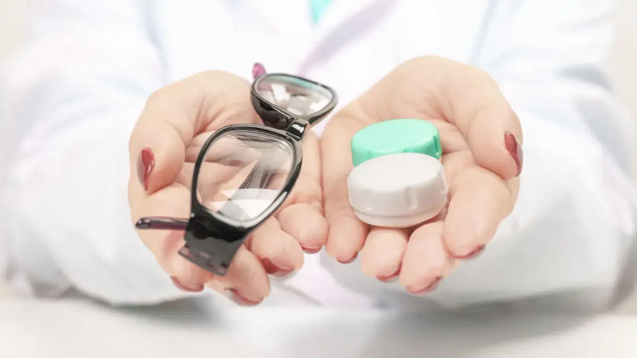 Soczewki czy okulary? Sprawdź, co wybrać dla siebie!