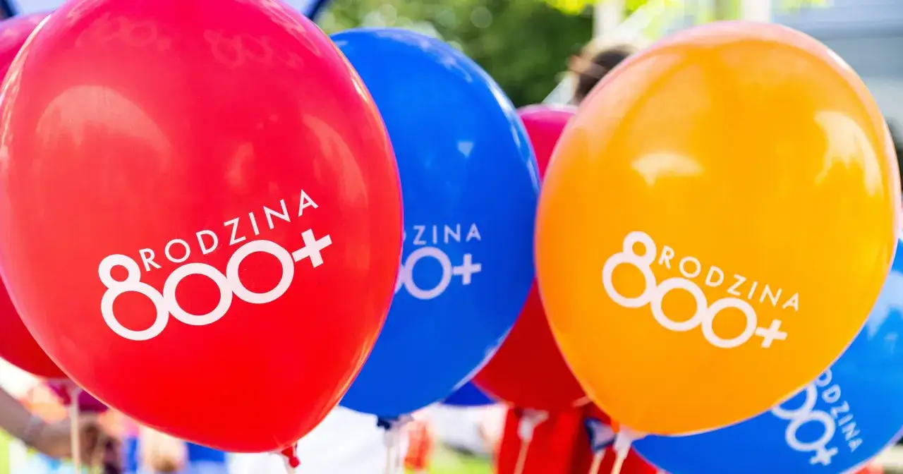 800 plus: Zmiany? Sprawdź, co czeka świadczenie!